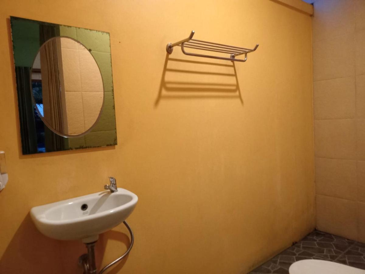 Yellow Bridge Guest House Нуса-Лембонган Экстерьер фото