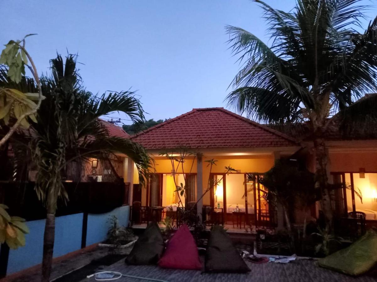 Yellow Bridge Guest House Нуса-Лембонган Экстерьер фото
