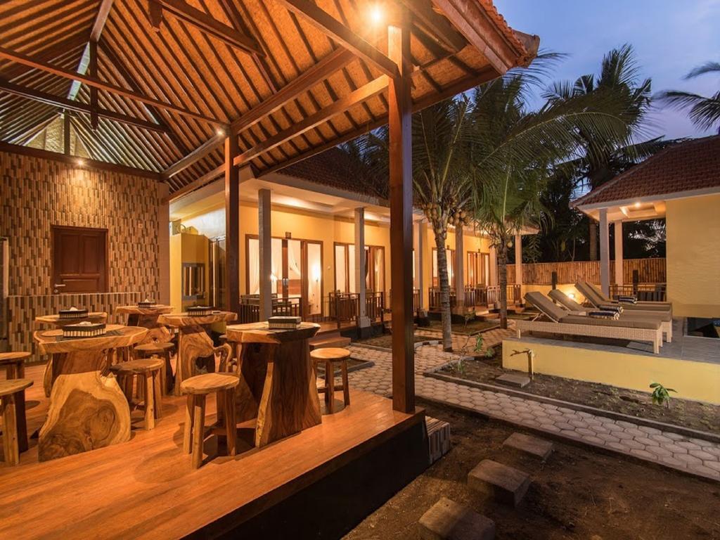 Yellow Bridge Guest House Нуса-Лембонган Экстерьер фото